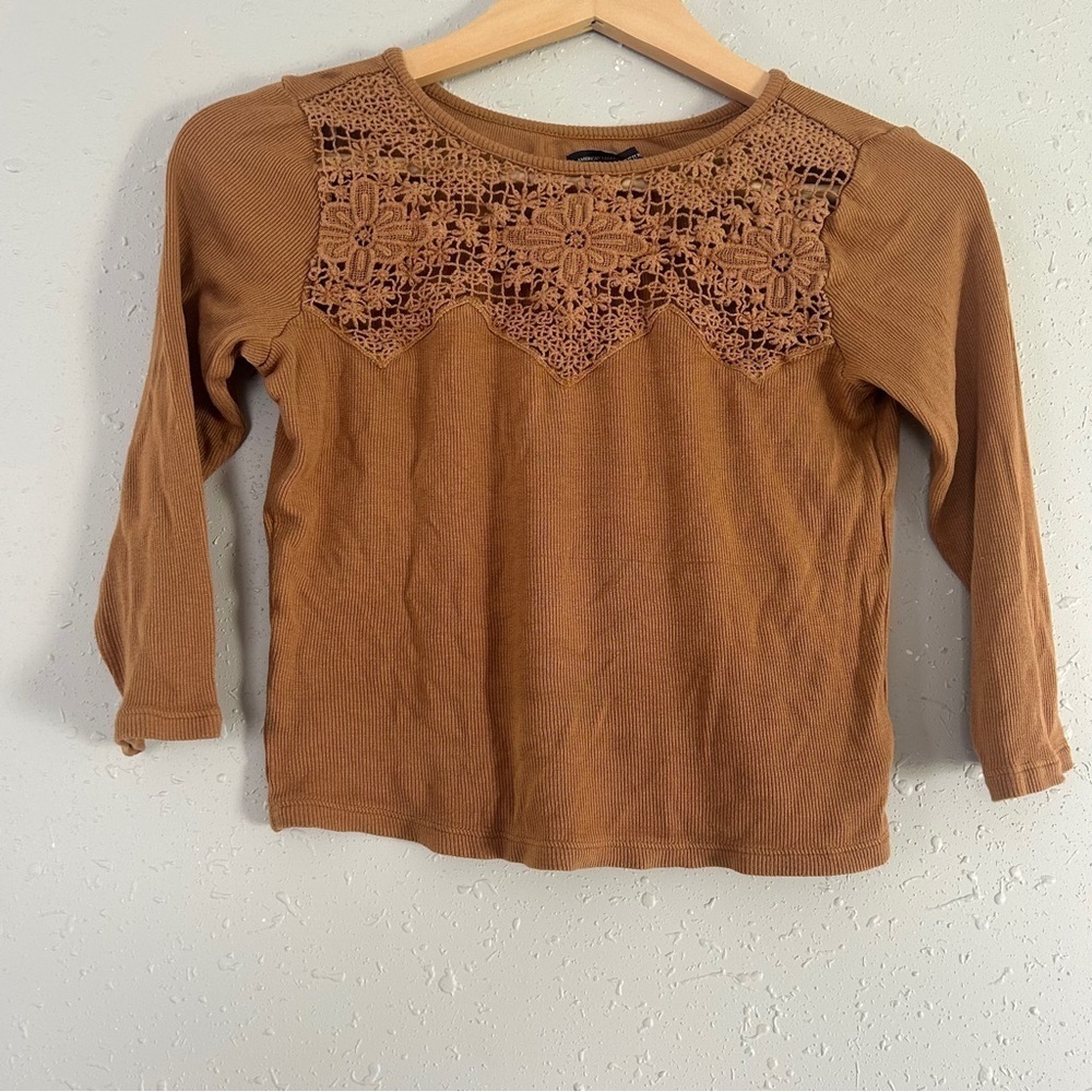 🦋 American Eagle Outfitters Tan Cropped Crochet Blouse Casual Stretch Fall Comfy